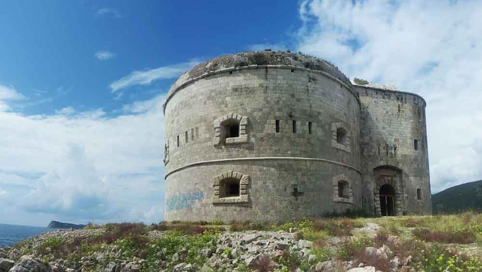 Fort-Arza-Lustica-e1484328327351